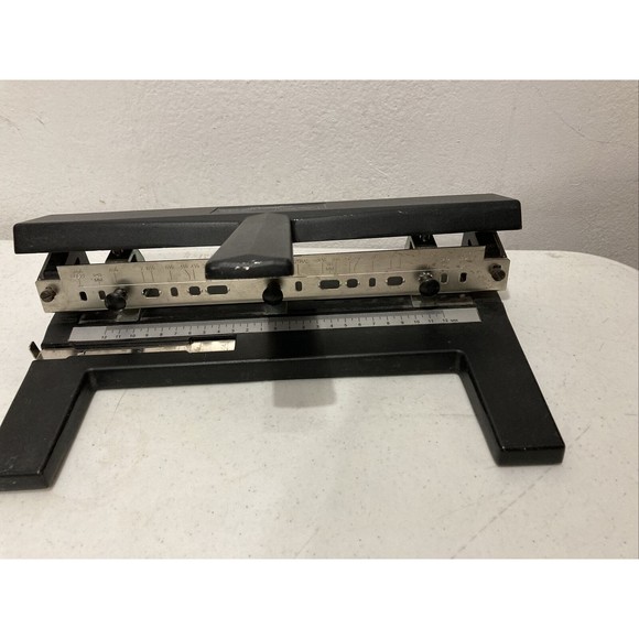 Swingline Model 440 Adjustable Heavy Duty Industrial 3 Hole Punch Ships Same Day - Picture 4 of 12